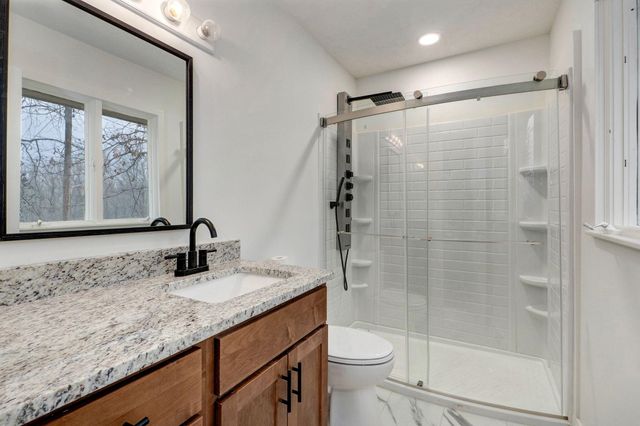 3526 W Farm Road 88, Springfield, MO 65803