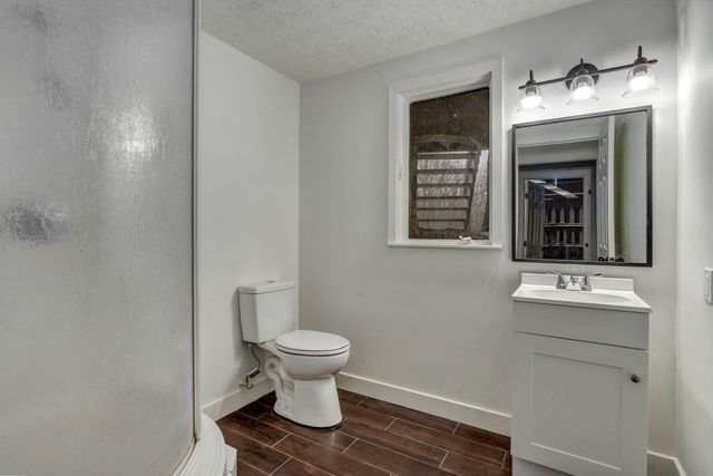 3526 W Farm Road 88, Springfield, MO 65803