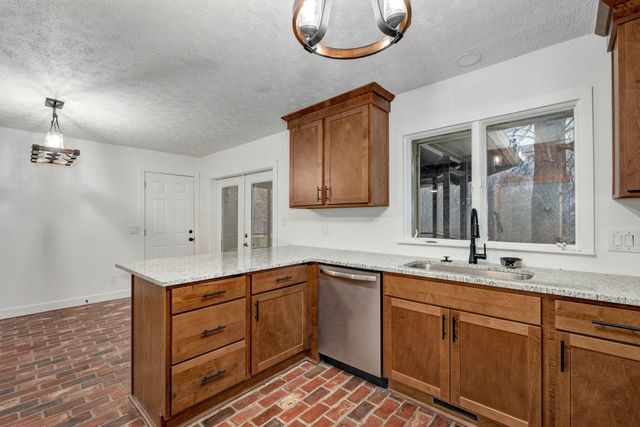 3526 W Farm Road 88, Springfield, MO 65803