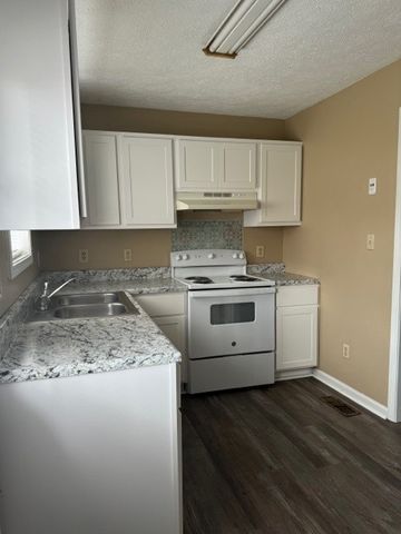 306 Thompsonville Ln Unit 905, Oak Grove, KY 42262