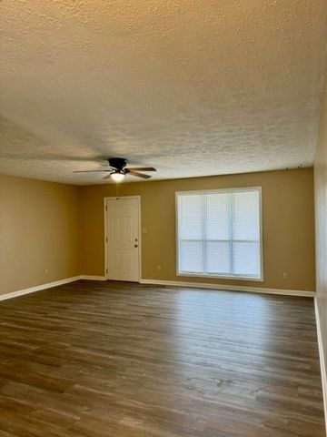 306 Thompsonville Ln Unit 905, Oak Grove, KY 42262