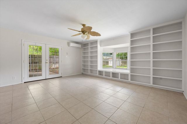 4303 Cypress Springs Court, Arlington, TX 76001