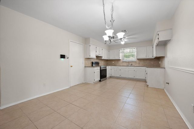 4303 Cypress Springs Court, Arlington, TX 76001