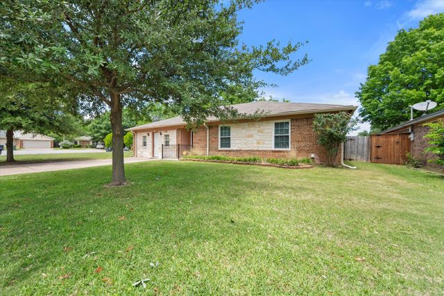 4303 Cypress Springs Court, Arlington, TX 76001
