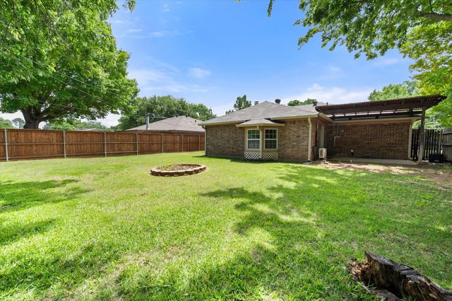 4303 Cypress Springs Court, Arlington, TX 76001