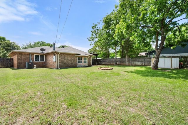 4303 Cypress Springs Court, Arlington, TX 76001