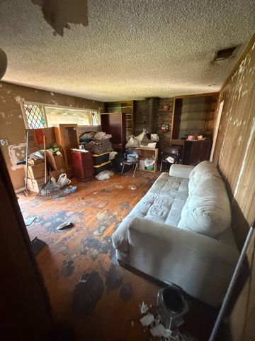 6313 Ring Dr, Sacramento, CA 95824