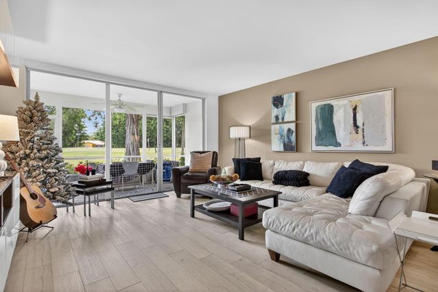 901 W Cypress Lane 103, Pompano Beach, FL 33069
