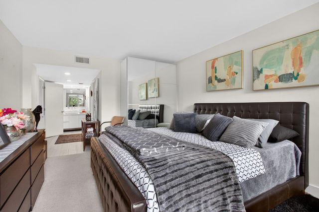 901 W Cypress Lane 103, Pompano Beach, FL 33069