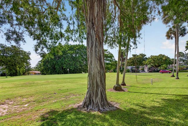 901 W Cypress Lane 103, Pompano Beach, FL 33069