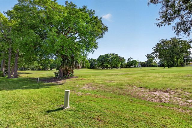 901 W Cypress Lane 103, Pompano Beach, FL 33069