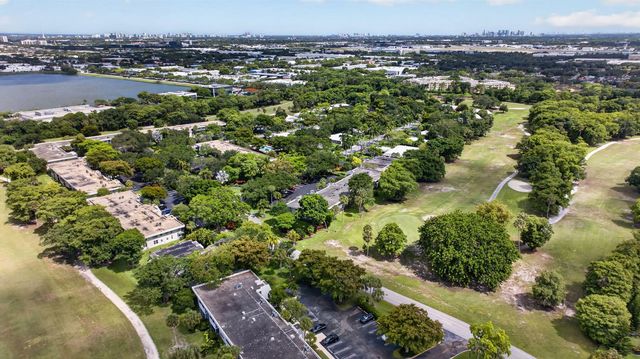 901 W Cypress Lane 103, Pompano Beach, FL 33069