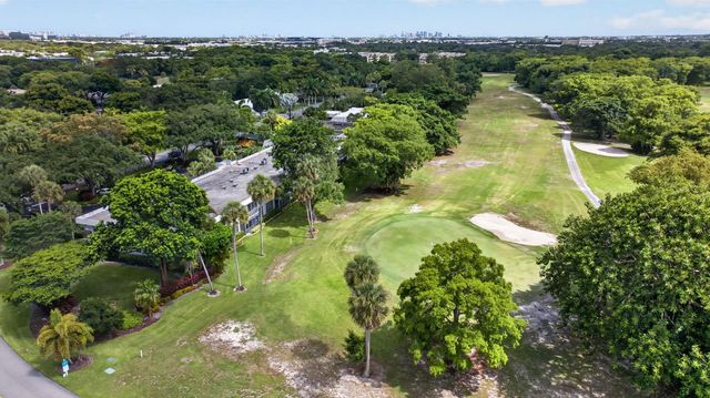 901 W Cypress Lane 103, Pompano Beach, FL 33069
