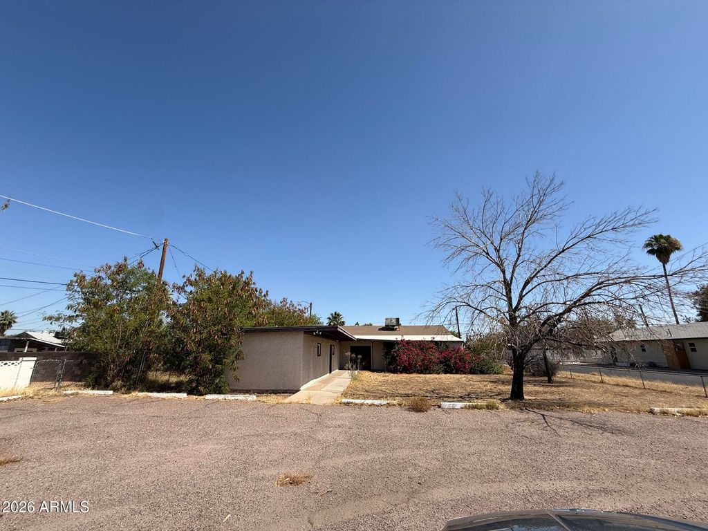 4202 N MITCHELL Street, Phoenix, AZ 85014 — exterior