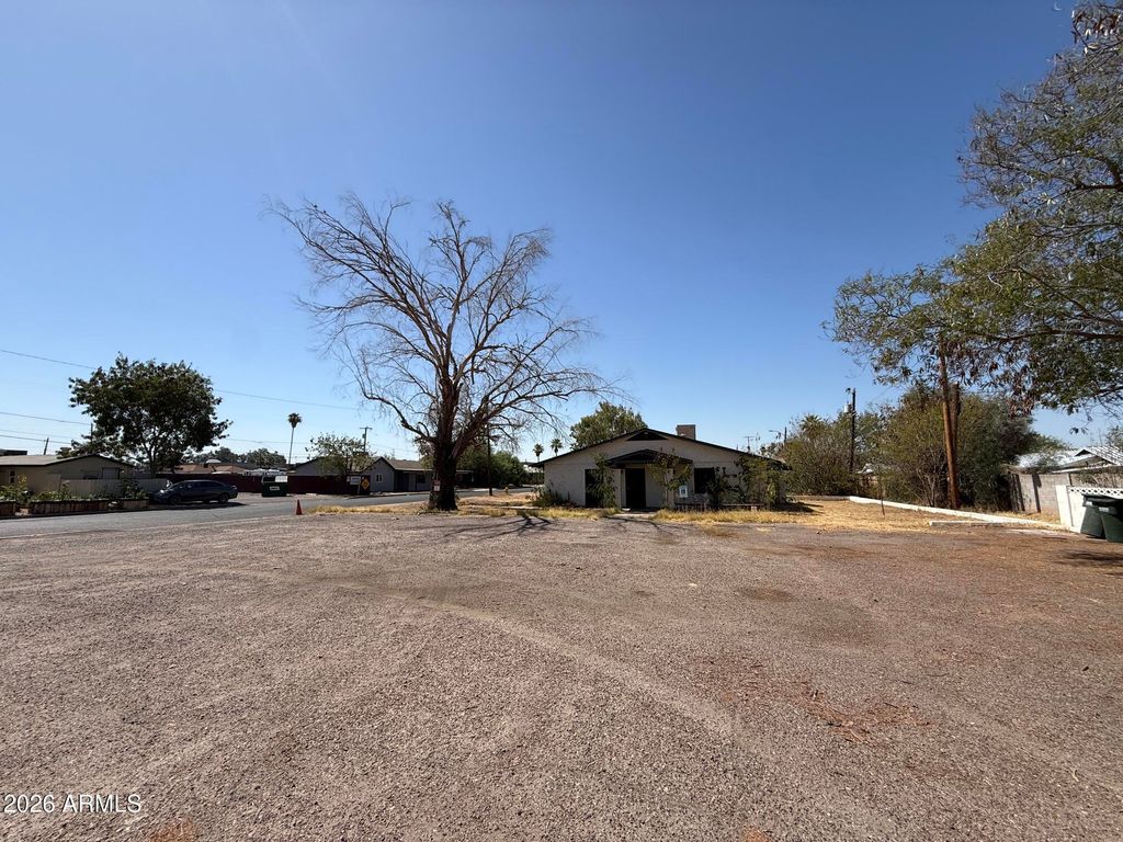 4202 N MITCHELL Street, Phoenix, AZ 85014 — photo 3