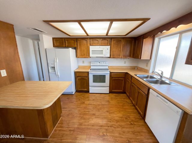 7324 W SELLS Drive, Phoenix, AZ 85033