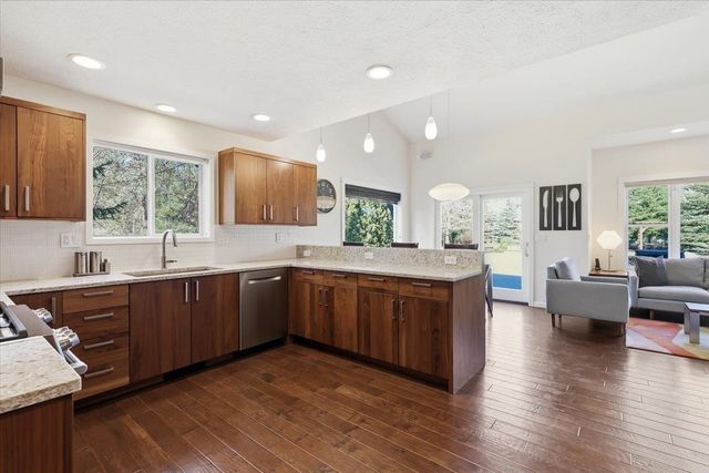 17404 Springview Ln, Nine Mile Falls, WA 99026