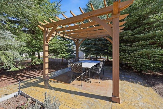 17404 Springview Ln, Nine Mile Falls, WA 99026