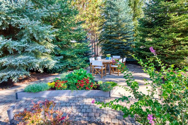 17404 Springview Ln, Nine Mile Falls, WA 99026