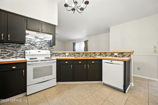 249 QUEBEC Lane, Jacksonville, FL 32225