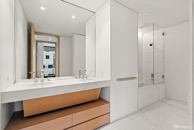 1 Steuart Lane 1605, San Francisco, CA 94105