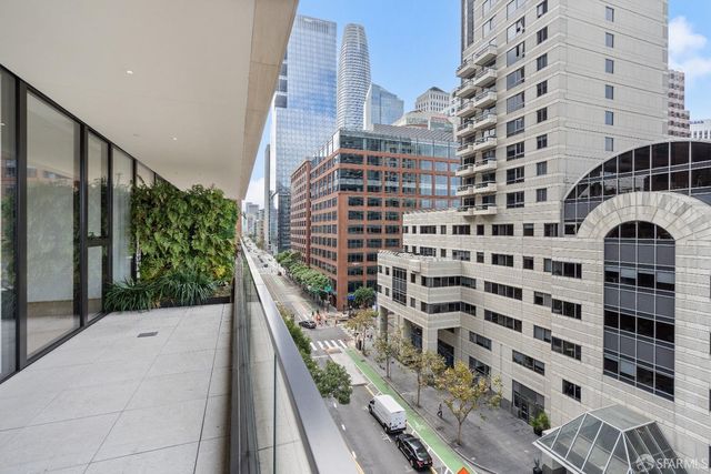 1 Steuart Lane 1605, San Francisco, CA 94105