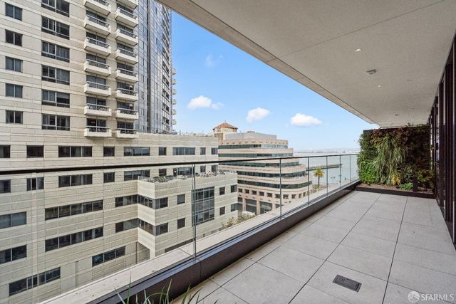 1 Steuart Lane 1605, San Francisco, CA 94105