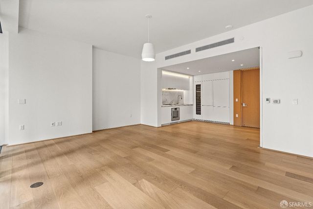 1 Steuart Lane 1605, San Francisco, CA 94105