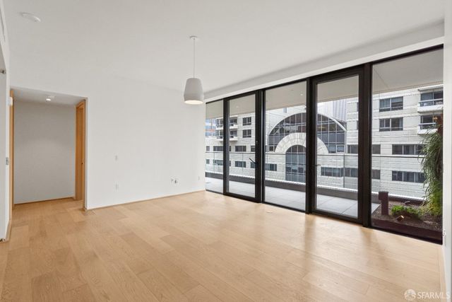 1 Steuart Lane 1605, San Francisco, CA 94105