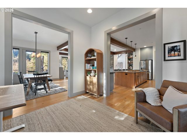 1267 EVAH Ln, West Linn, OR 97068