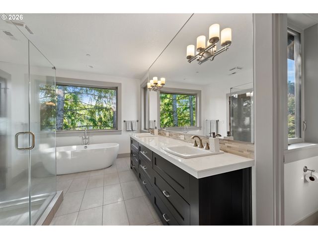 1267 EVAH Ln, West Linn, OR 97068