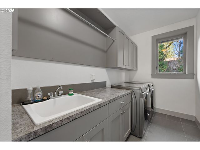 1267 EVAH Ln, West Linn, OR 97068