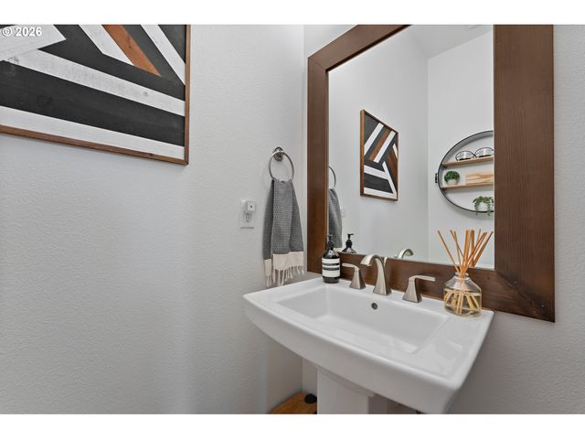 1267 EVAH Ln, West Linn, OR 97068