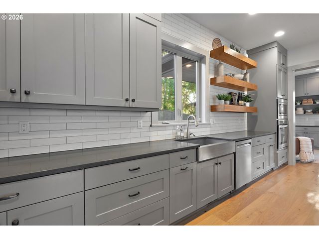 1267 EVAH Ln, West Linn, OR 97068