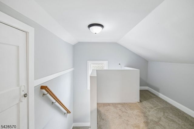 45 Leslie St, East Orange City, NJ 07017