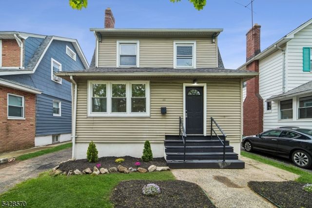 45 Leslie St, East Orange City, NJ 07017