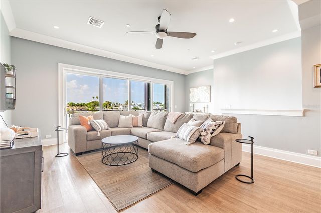 164 BRIGHTWATER DRIVE 2, Clearwater Beach, FL 33767