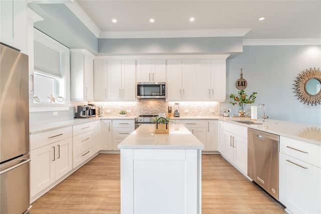 164 BRIGHTWATER DRIVE 2, Clearwater Beach, FL 33767