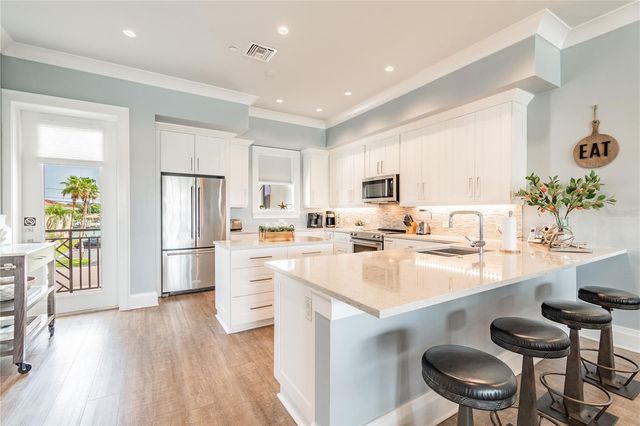 164 BRIGHTWATER DRIVE 2, Clearwater Beach, FL 33767