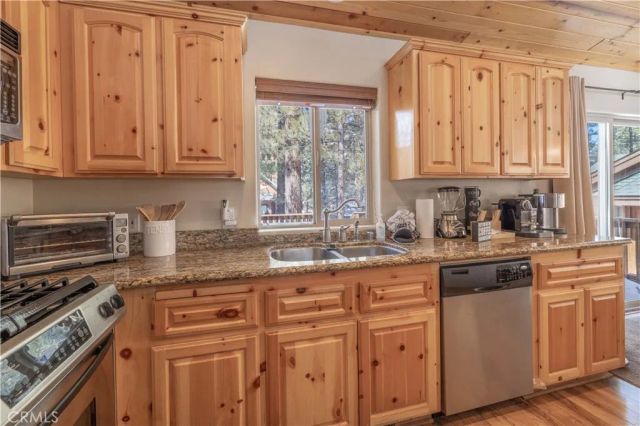 424 Mountainaire Lane, Big Bear Lake, CA 92315
