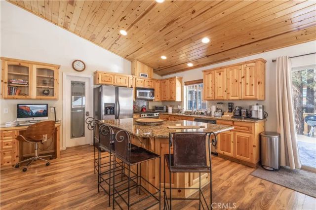 424 Mountainaire Lane, Big Bear Lake, CA 92315