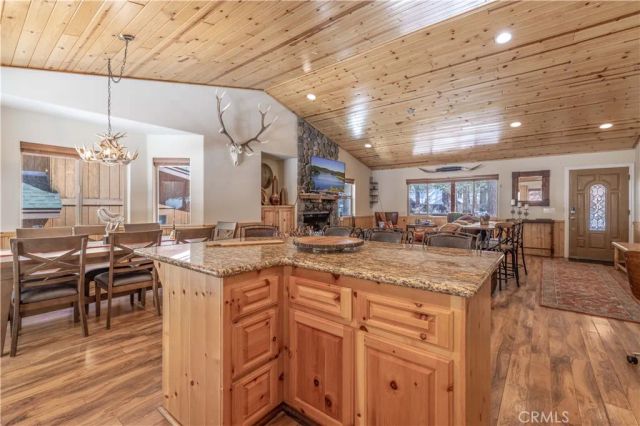 424 Mountainaire Lane, Big Bear Lake, CA 92315