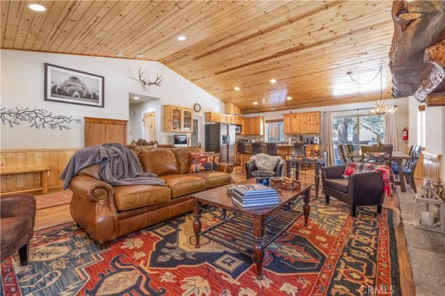 424 Mountainaire Lane, Big Bear Lake, CA 92315