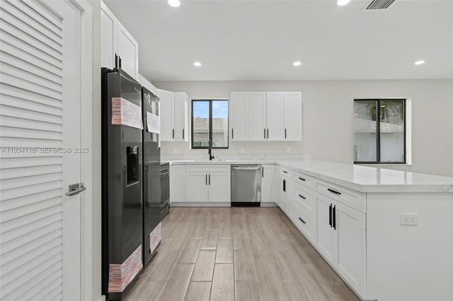 241 SW 4th St, Dania Beach, FL 33004