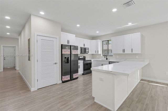 241 SW 4th St, Dania Beach, FL 33004