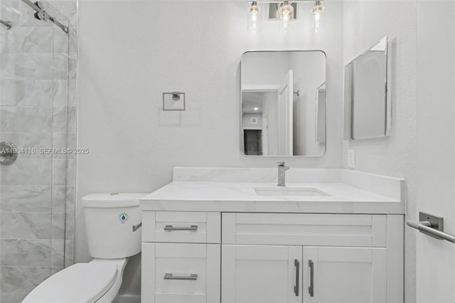 241 SW 4th St, Dania Beach, FL 33004