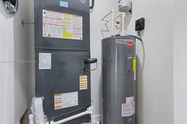 241 SW 4th St, Dania Beach, FL 33004