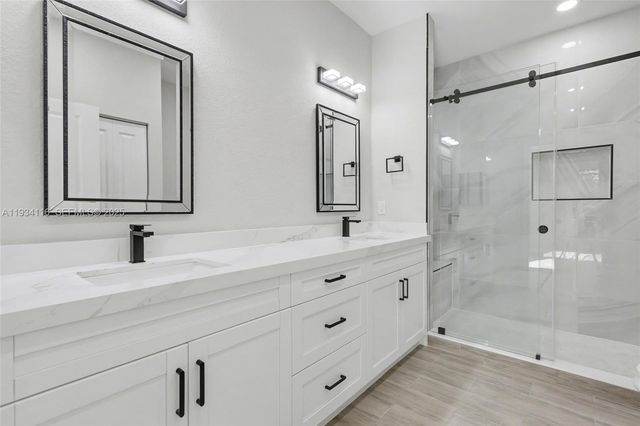 241 SW 4th St, Dania Beach, FL 33004