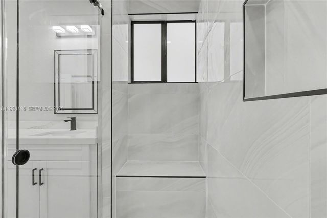 241 SW 4th St, Dania Beach, FL 33004