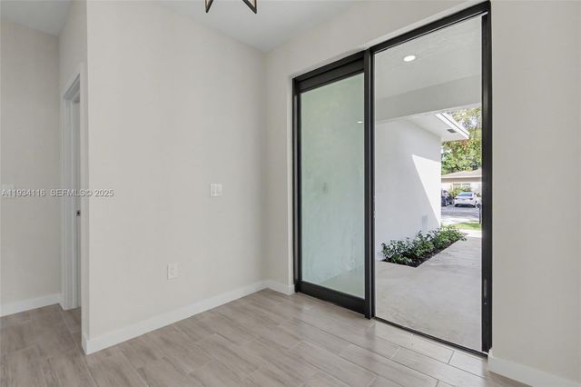 241 SW 4th St, Dania Beach, FL 33004